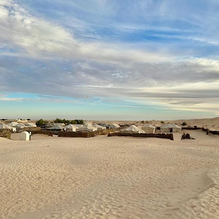 Luxury Camp Dunes Insolites Sabria Exterior foto
