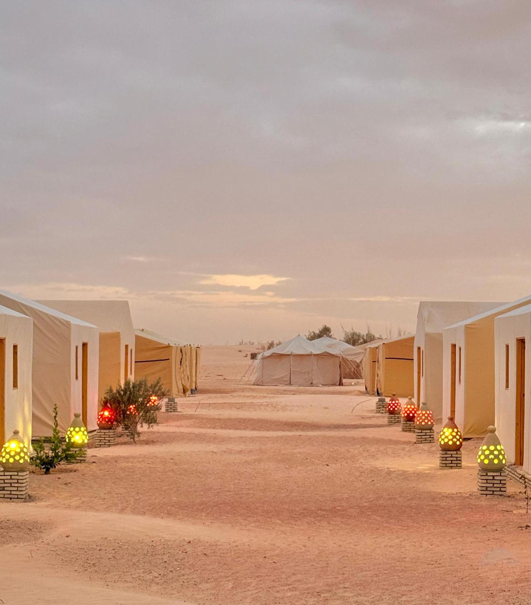Luxury Camp Dunes Insolites Sabria Exterior foto