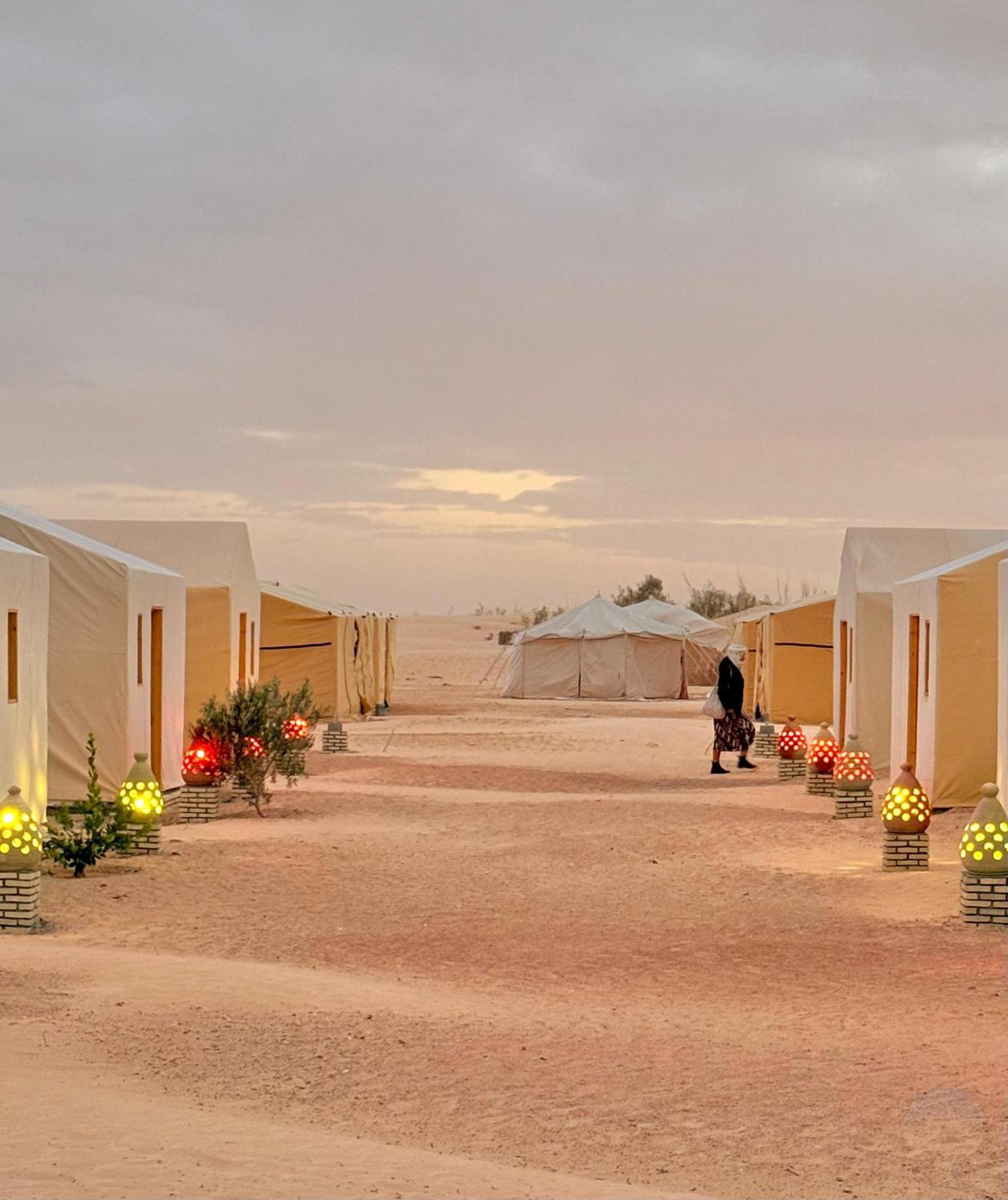 Luxury Camp Dunes Insolites Sabria Exterior foto